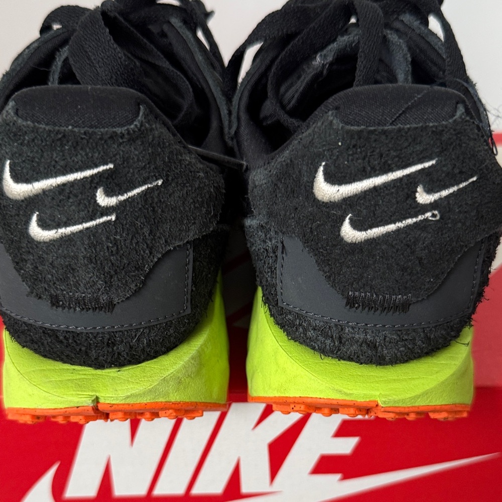 Women’s Nike Fontanka Waffle Sneakers - Picture 6 of 7
